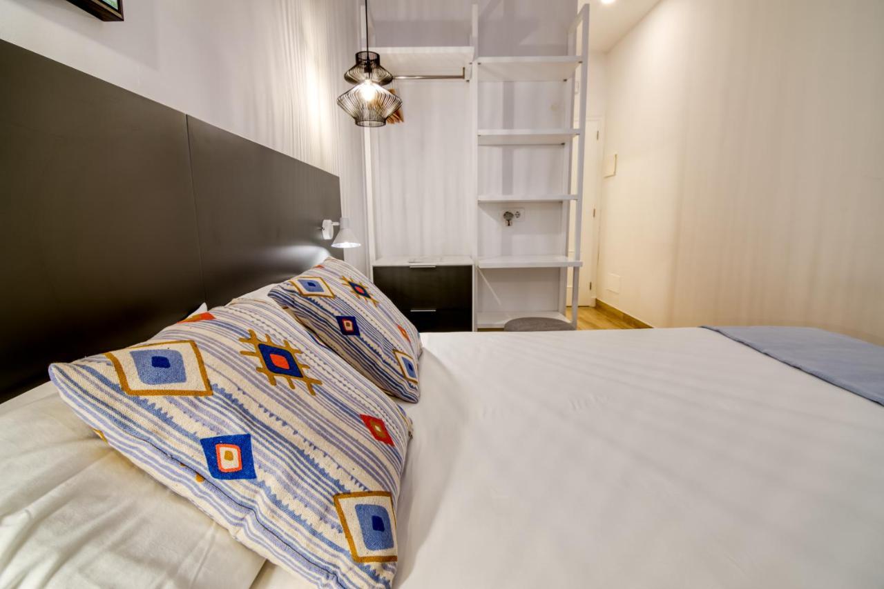 Hostal La Isla Маон Екстер'єр фото