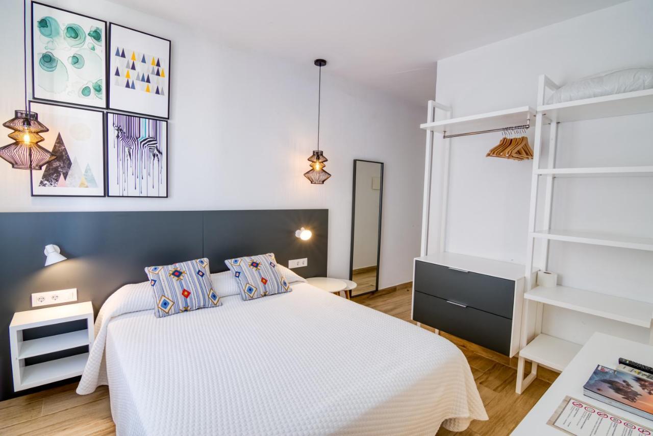 Hostal La Isla Маон Екстер'єр фото