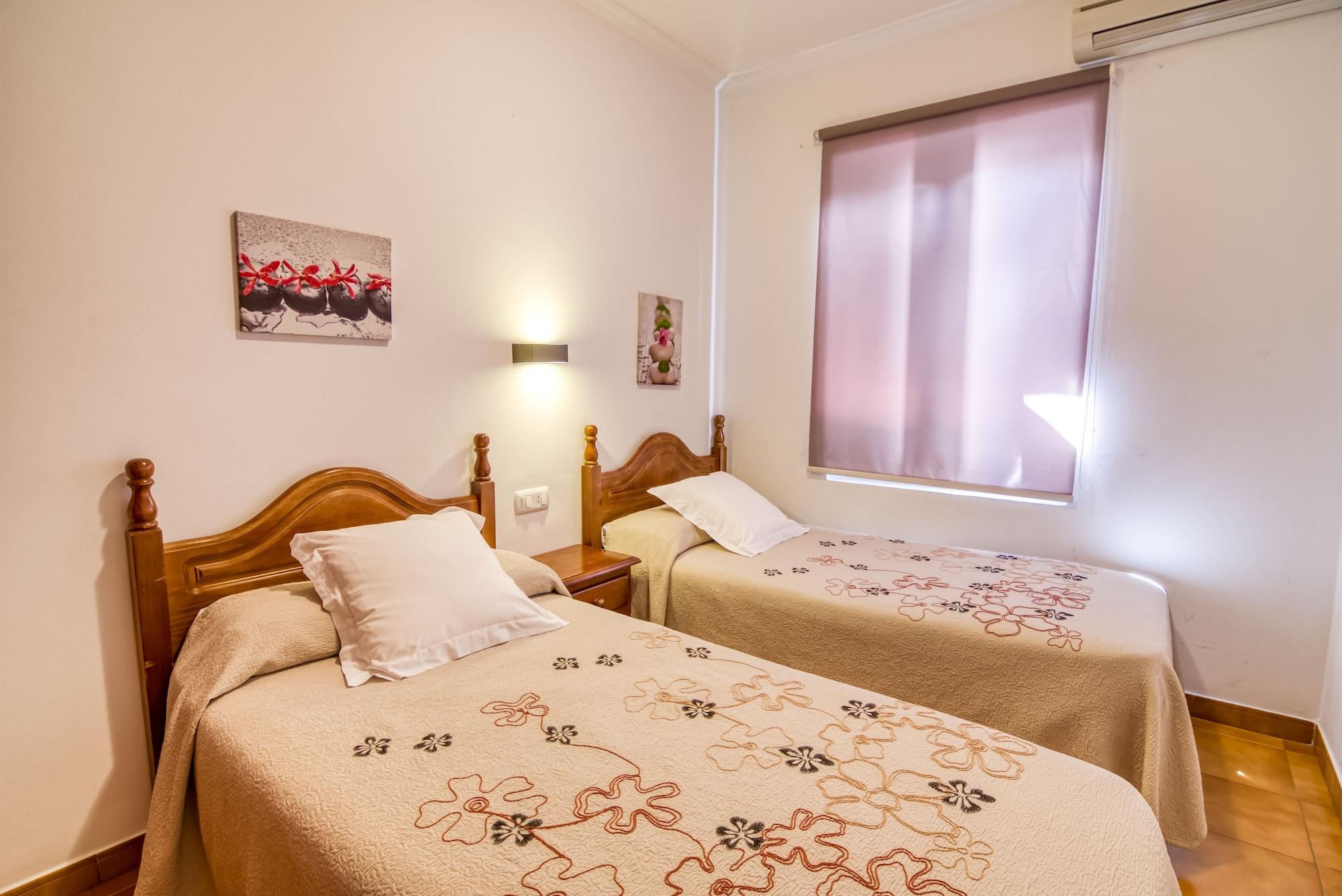 Hostal La Isla Маон Екстер'єр фото