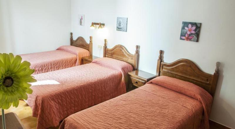 Hostal La Isla Маон Номер фото