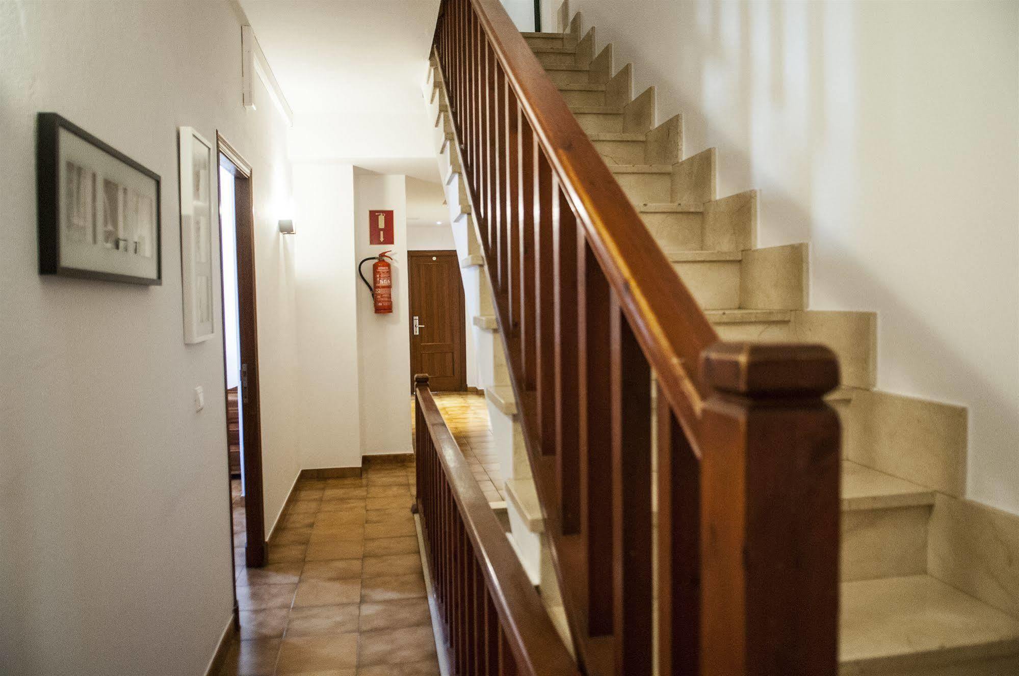 Hostal La Isla Маон Екстер'єр фото