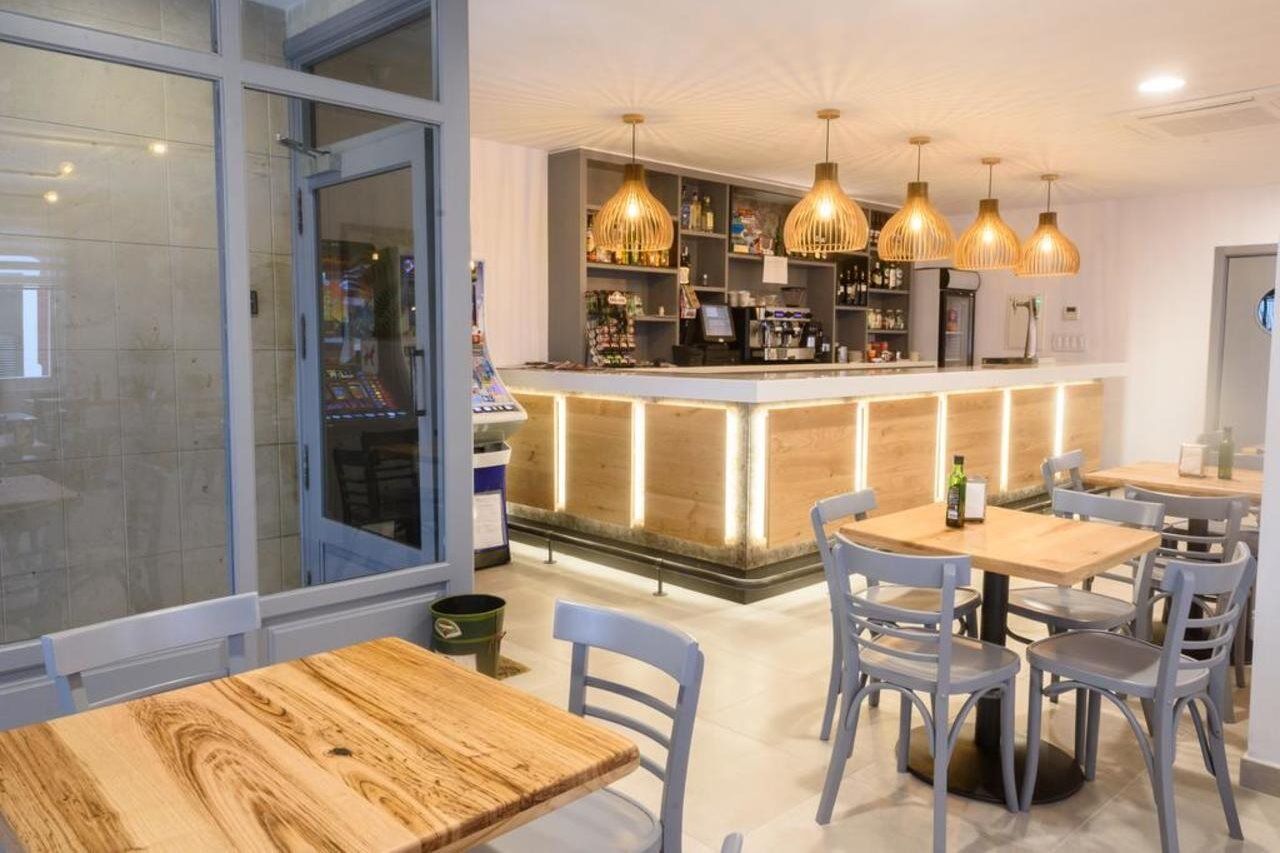Hostal La Isla Маон Екстер'єр фото